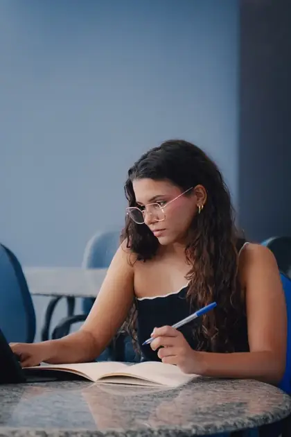 Estudante Unieuro
